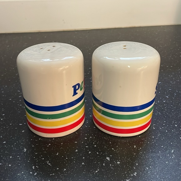 Vintage 80s Retro Rainbow Ceramic Salt and Pepper Shakers. Good used condition. - Picture 4 of 6